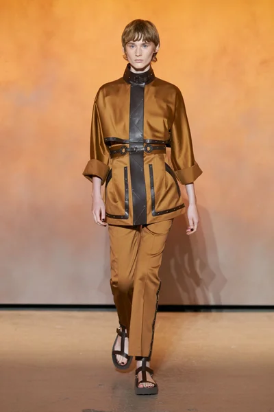 Look 1
